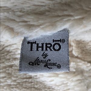 THRO by Mario Lorenz Bedding - White patterned plush throw blanket THRO by Mario Lorenz Bedding - White patterned plush throw blanket